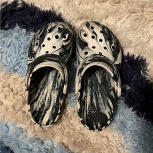 Black and white marble youth crocs